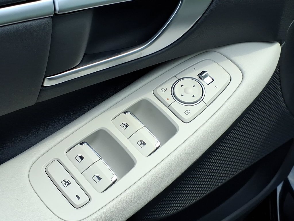 New 2026 Hyundai Sonata SEL FWD image 15