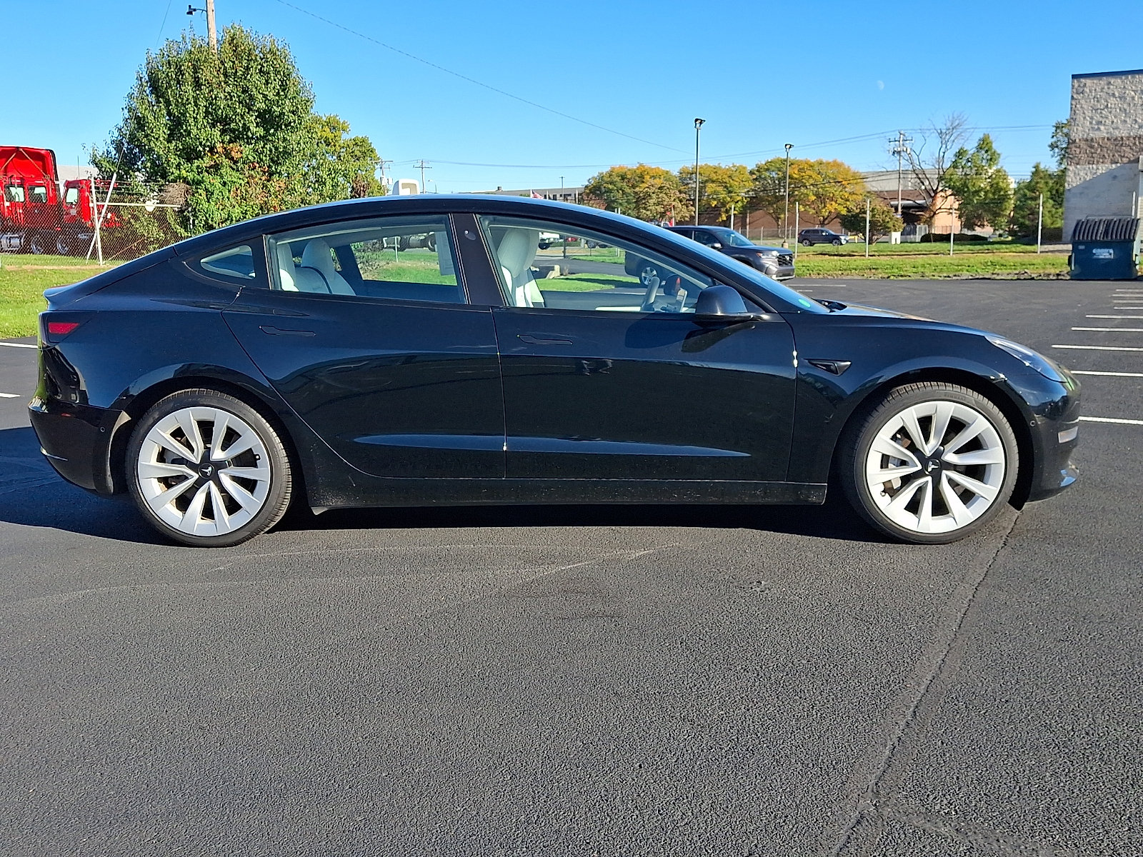 Used 2022 Tesla Model 3 Long Range AWD/4WD image 7