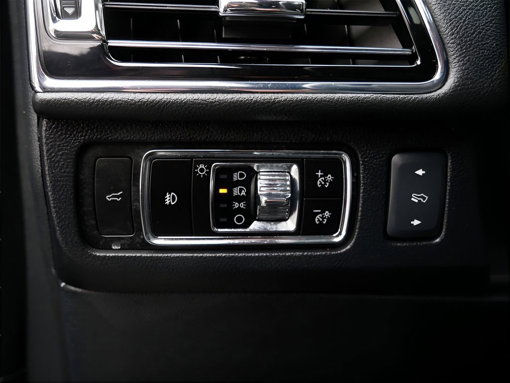 Used 2023 Lincoln Navigator L Reserve AWD/4WD image 17