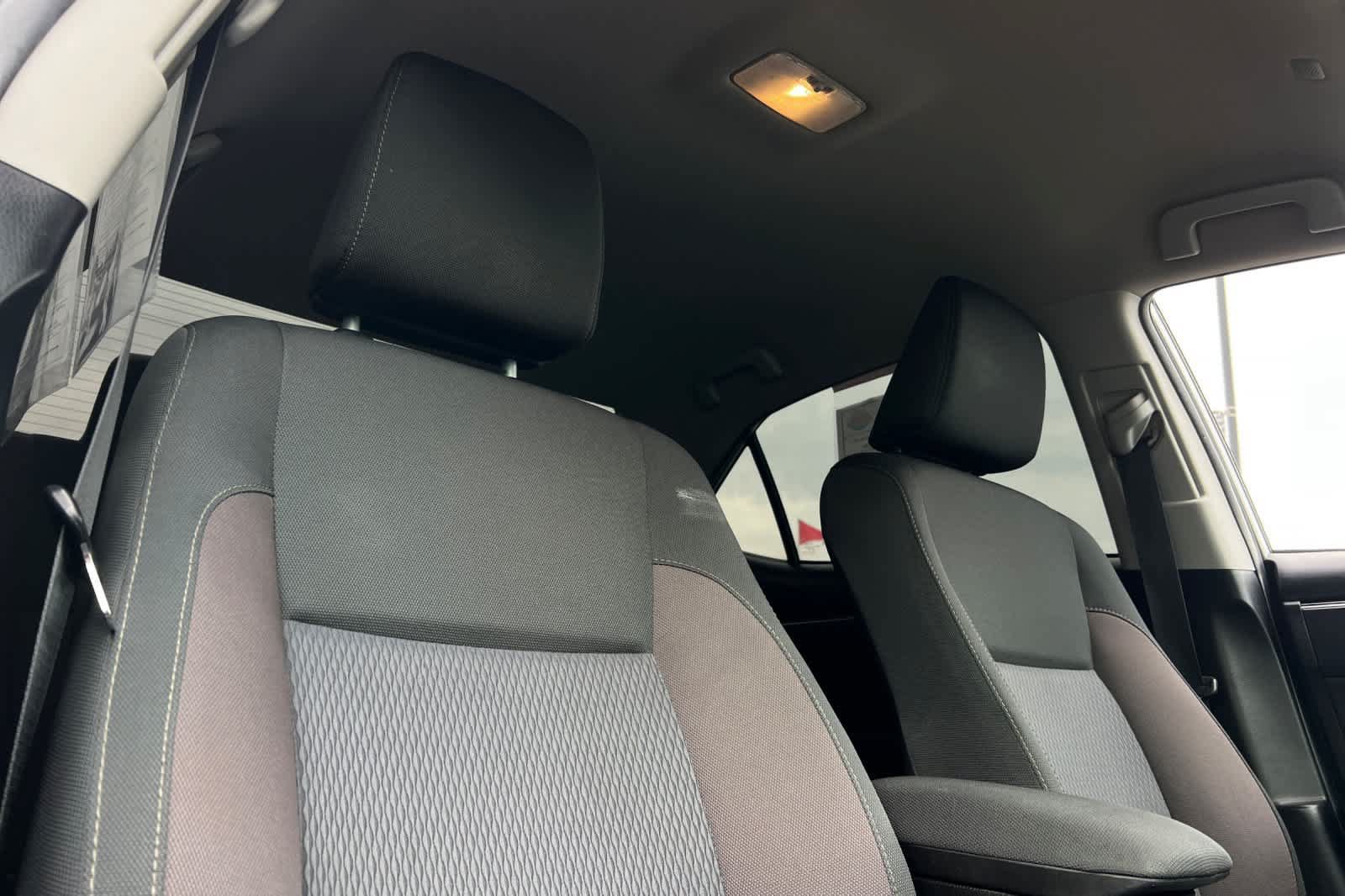 Used 2019 Toyota Corolla LE FWD image 18