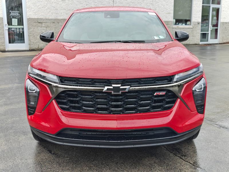 Used 2026 Chevrolet Trax RS image 2