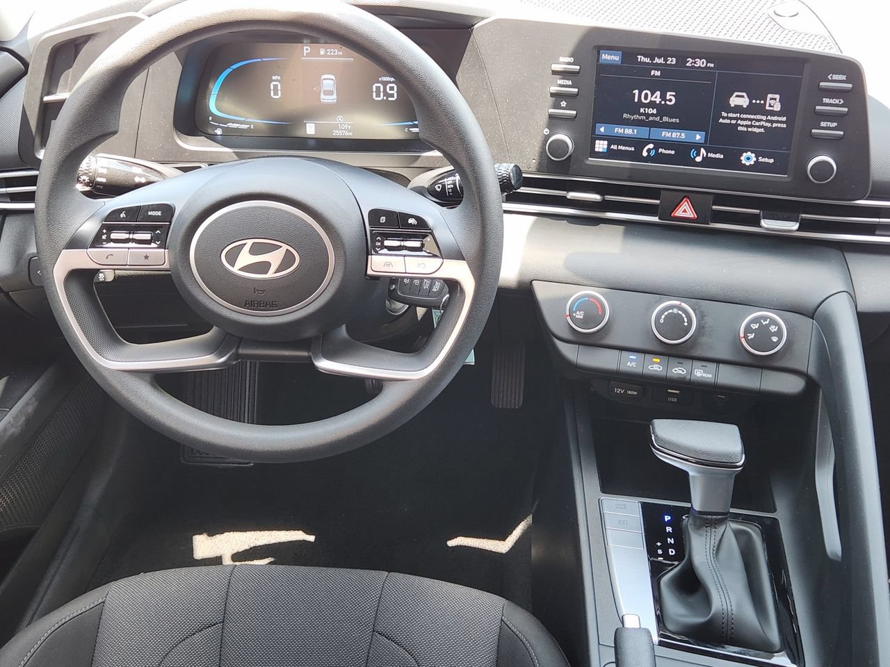 Certified 2025 Hyundai Elantra SE FWD image 26