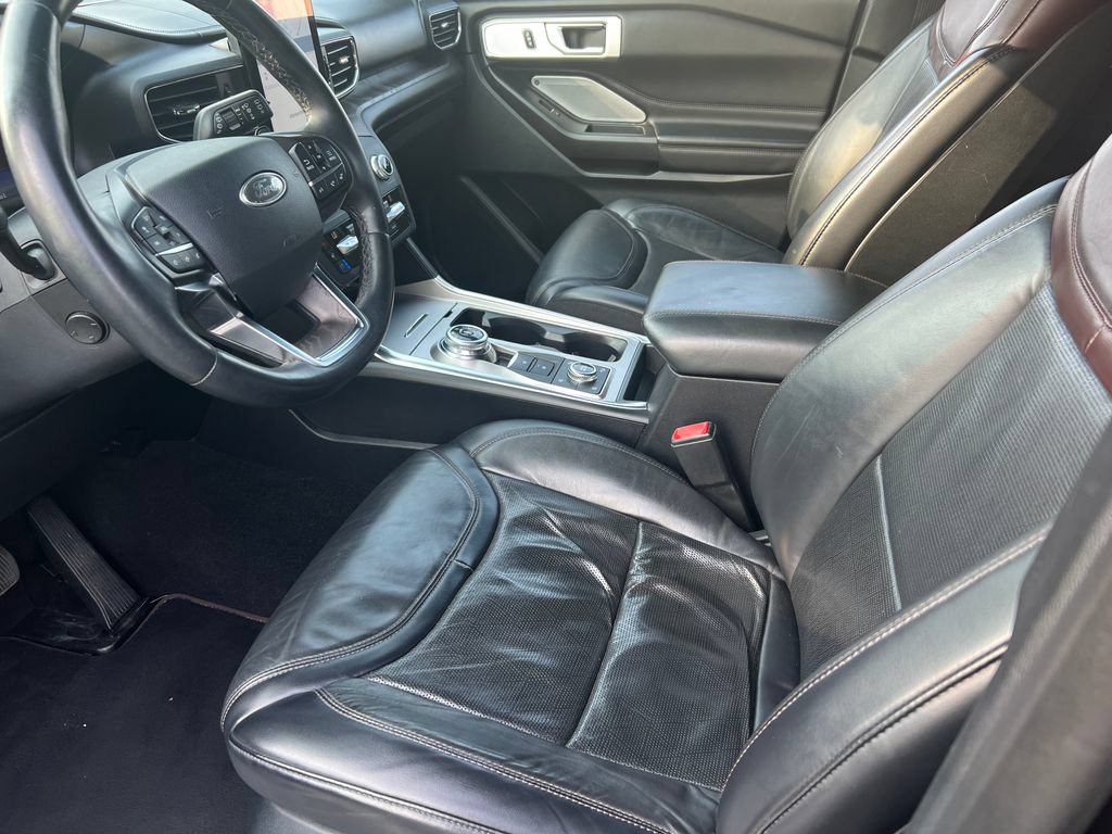 Used 2020 Ford Explorer Platinum w/ Premium Technology Package AWD/4WD image 11
