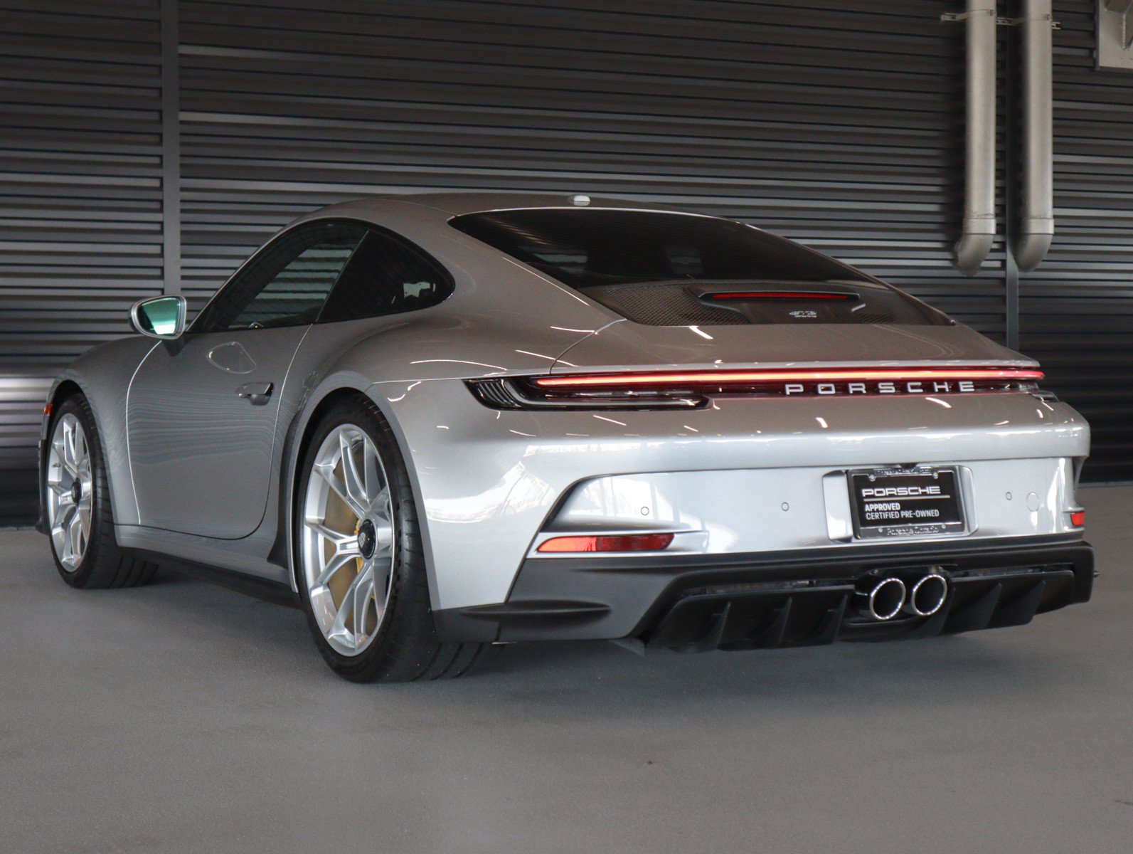 Used 2022 Porsche 911 GT3 RWD image 3