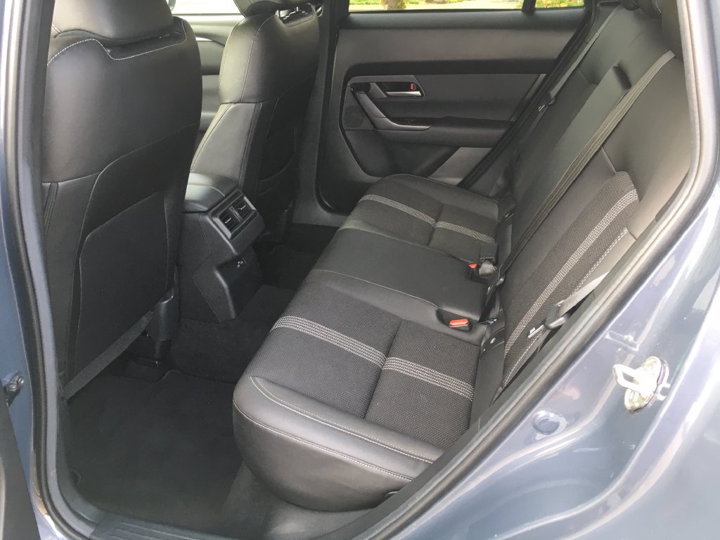 Used 2025 MAZDA CX-50 AWD 2.5 S w/ Premium Package image 26