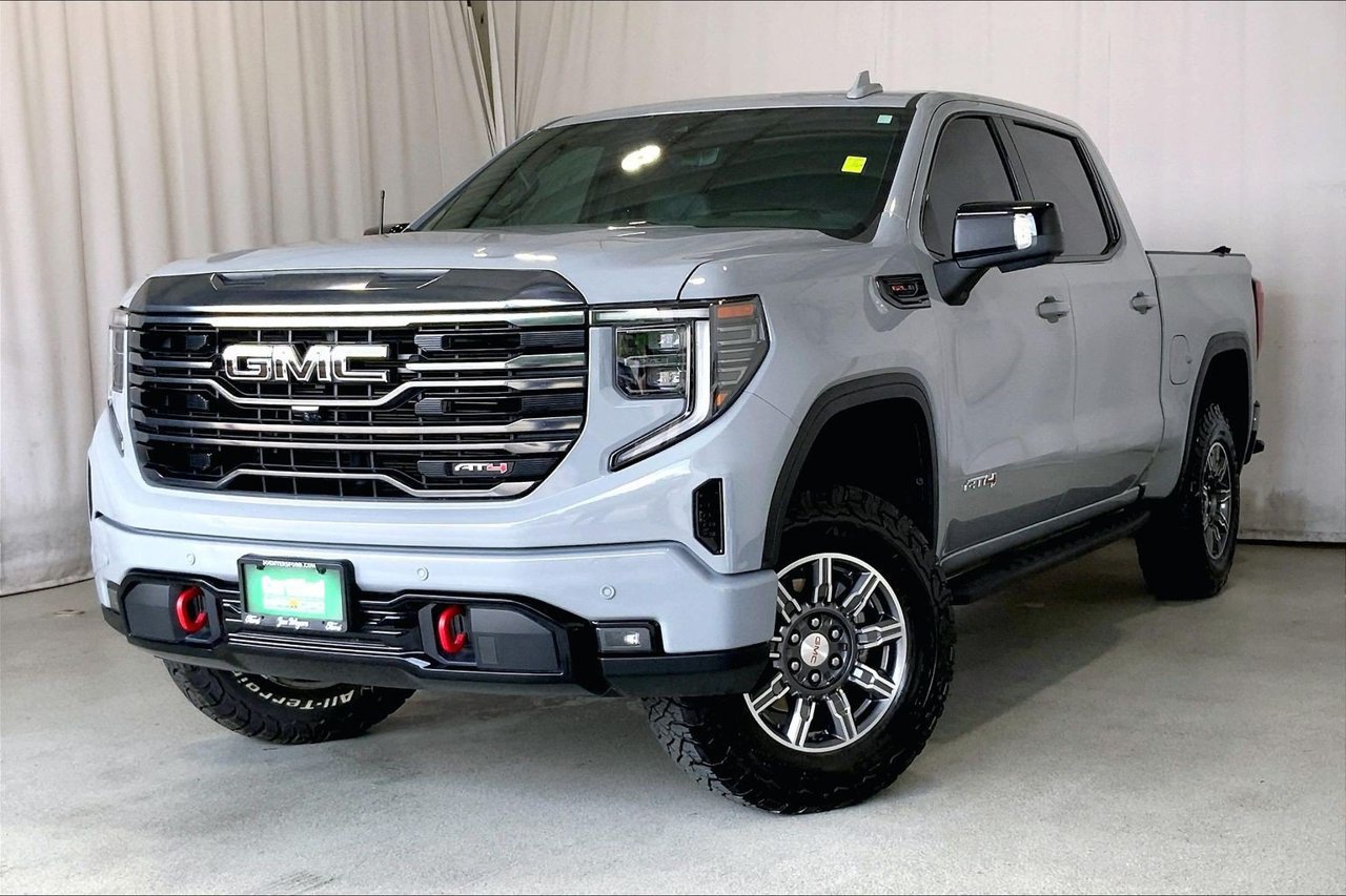 Used 2024 GMC Sierra 1500 AT4 w/ Technology Package AWD/4WD image 12