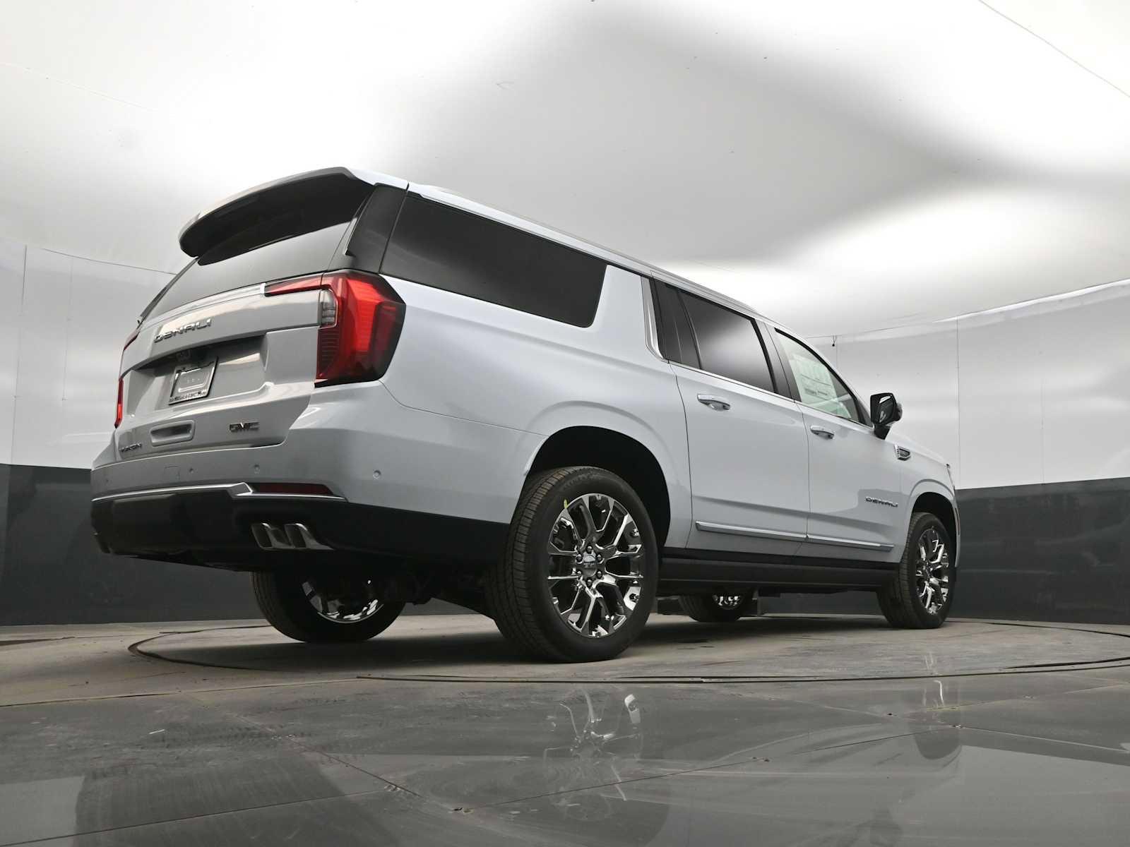 New 2026 GMC Yukon XL Denali w/ Denali Reserve Package image 35