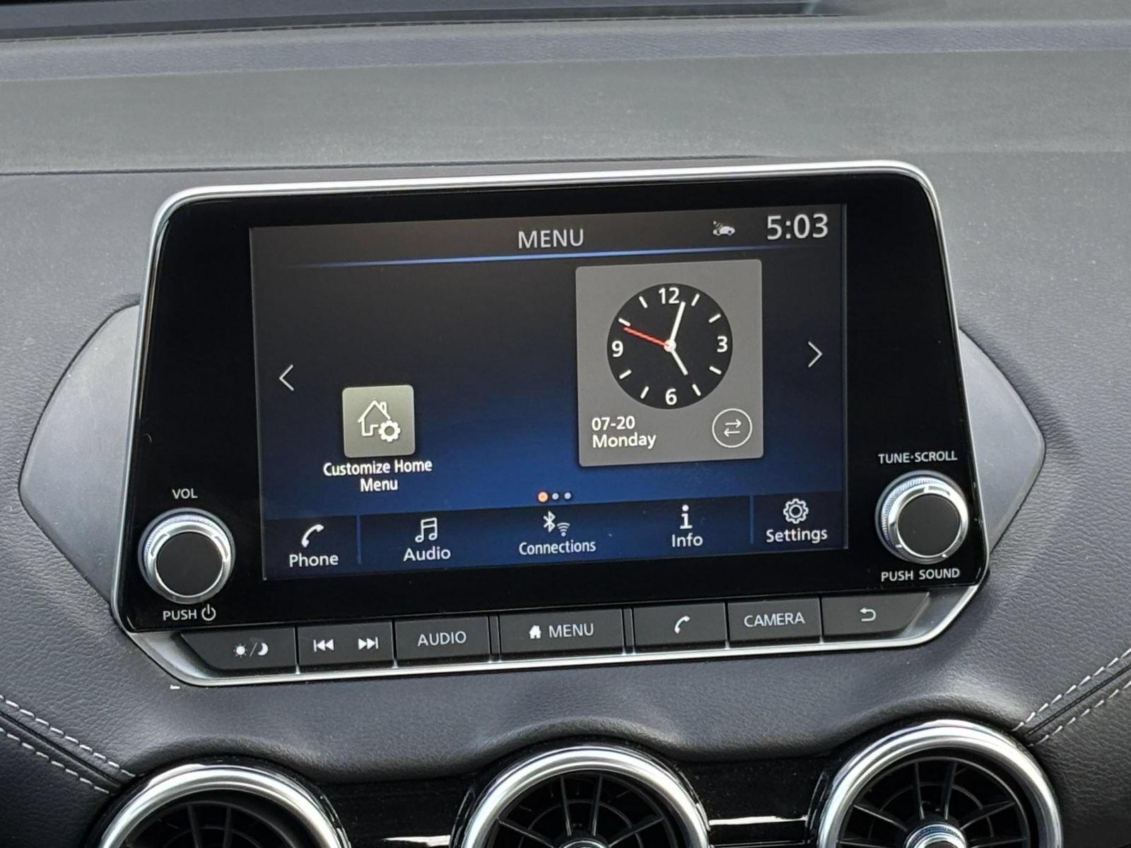 Used 2025 Nissan Sentra SV FWD image 16