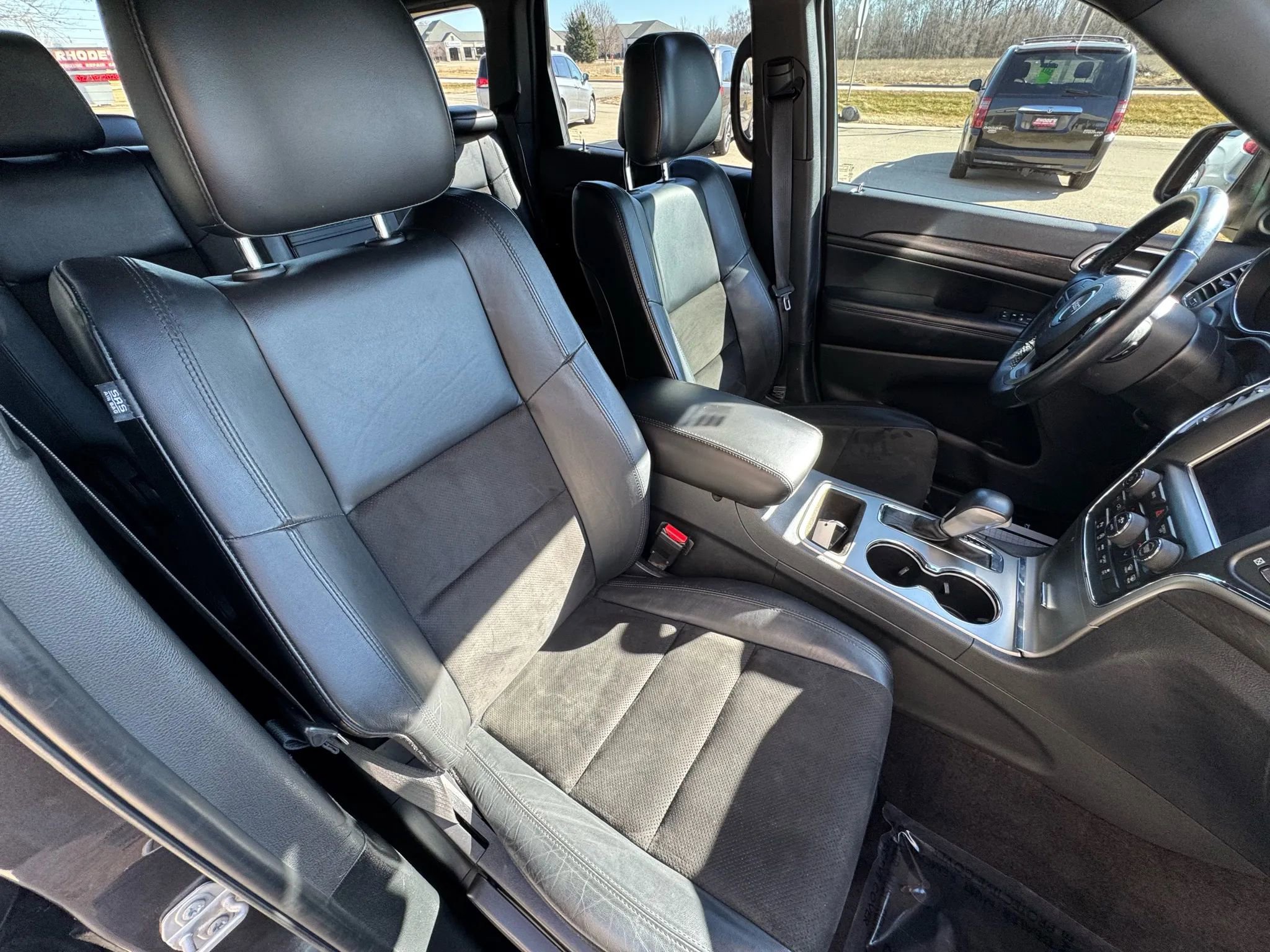 Used 2018 Jeep Grand Cherokee Altitude image 15