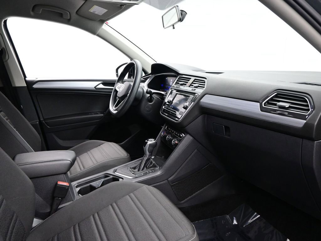 Used 2022 Volkswagen Tiguan S image 12