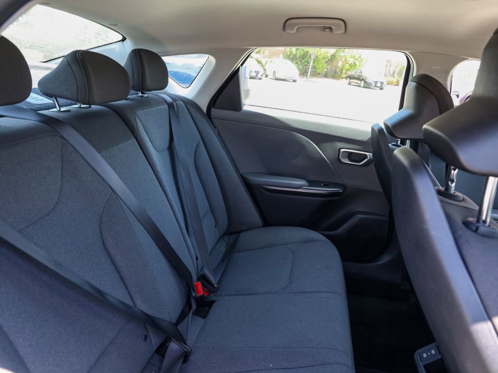 Used 2025 Kia K4 FWD image 17