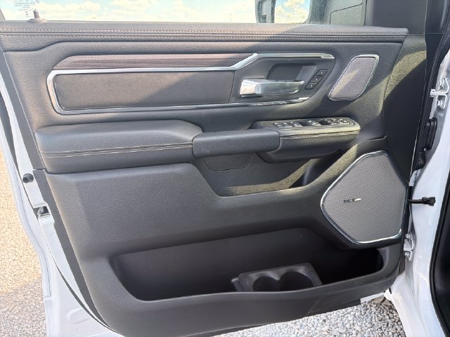 New 2026 RAM 1500 Laramie AWD/4WD image 14