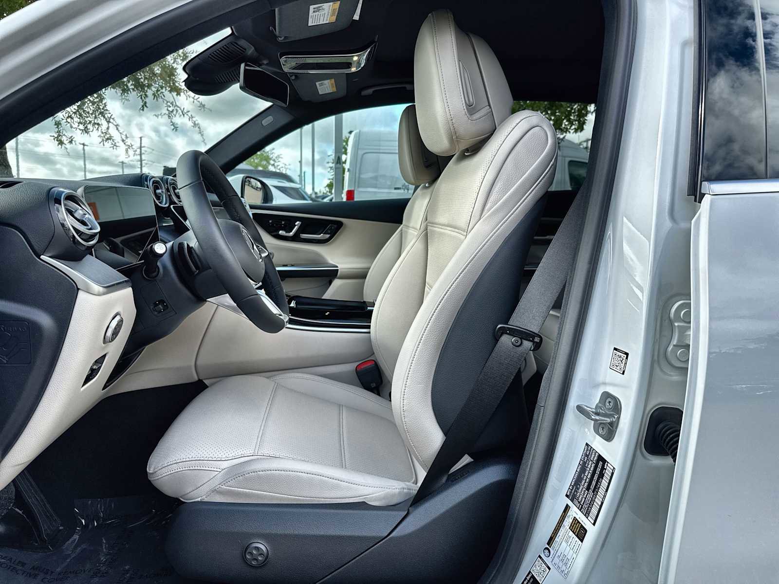 New 2026 Mercedes-Benz GLC 300 image 3