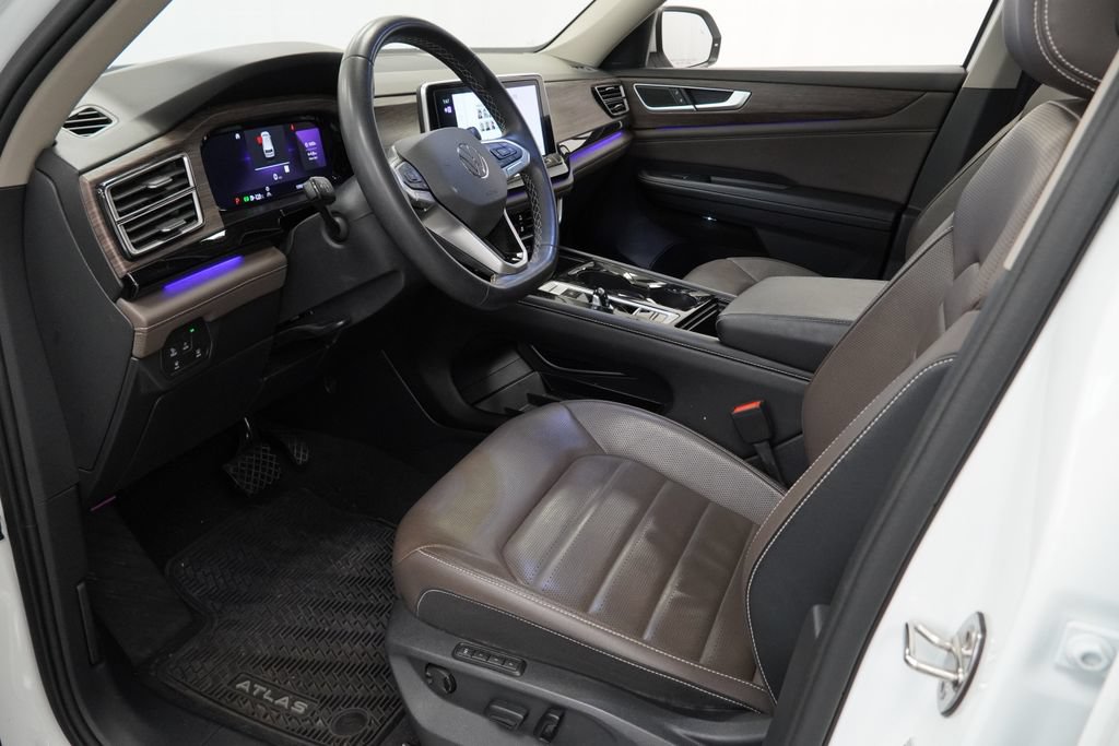 Used 2024 Volkswagen Atlas SEL AWD/4WD image 10
