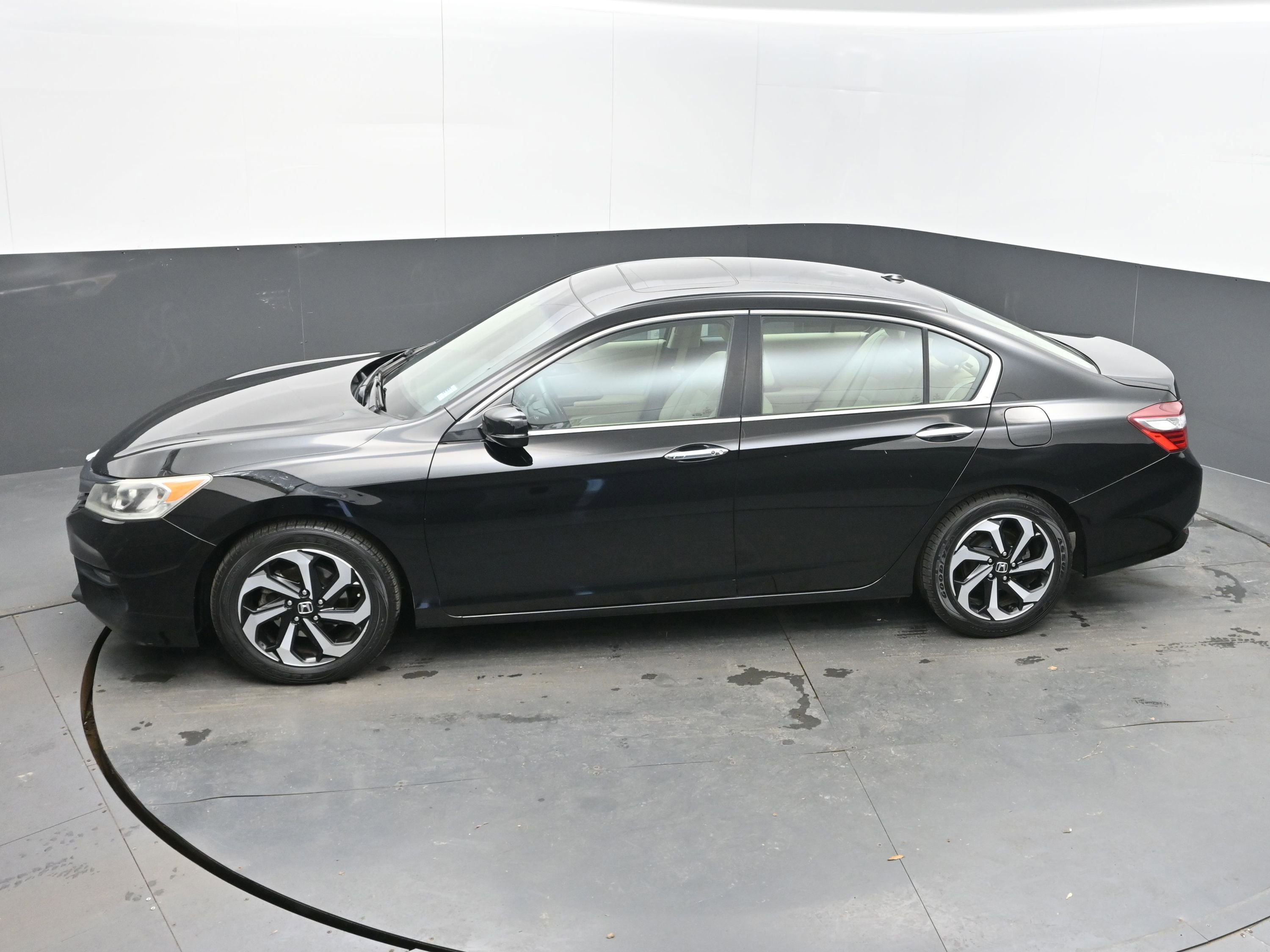 Used 2016 Honda Accord EX-L image 33