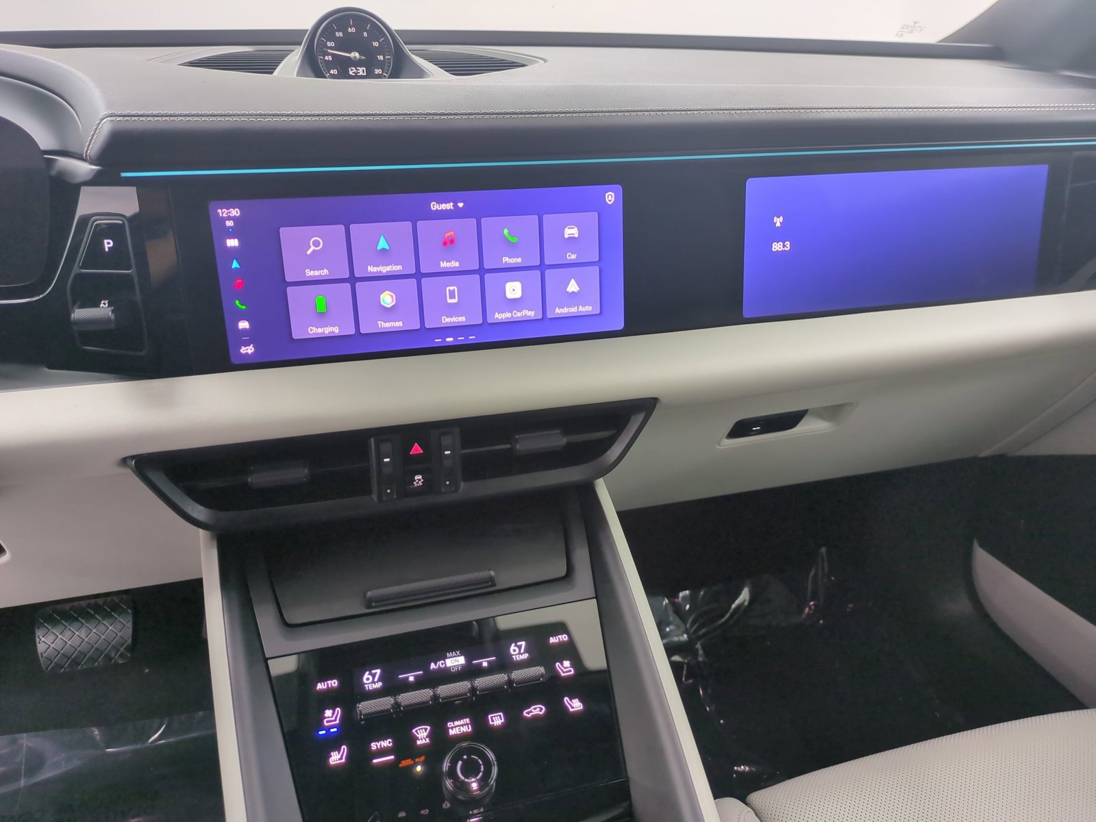 Certified 2025 Porsche Macan 4 Electric image 16