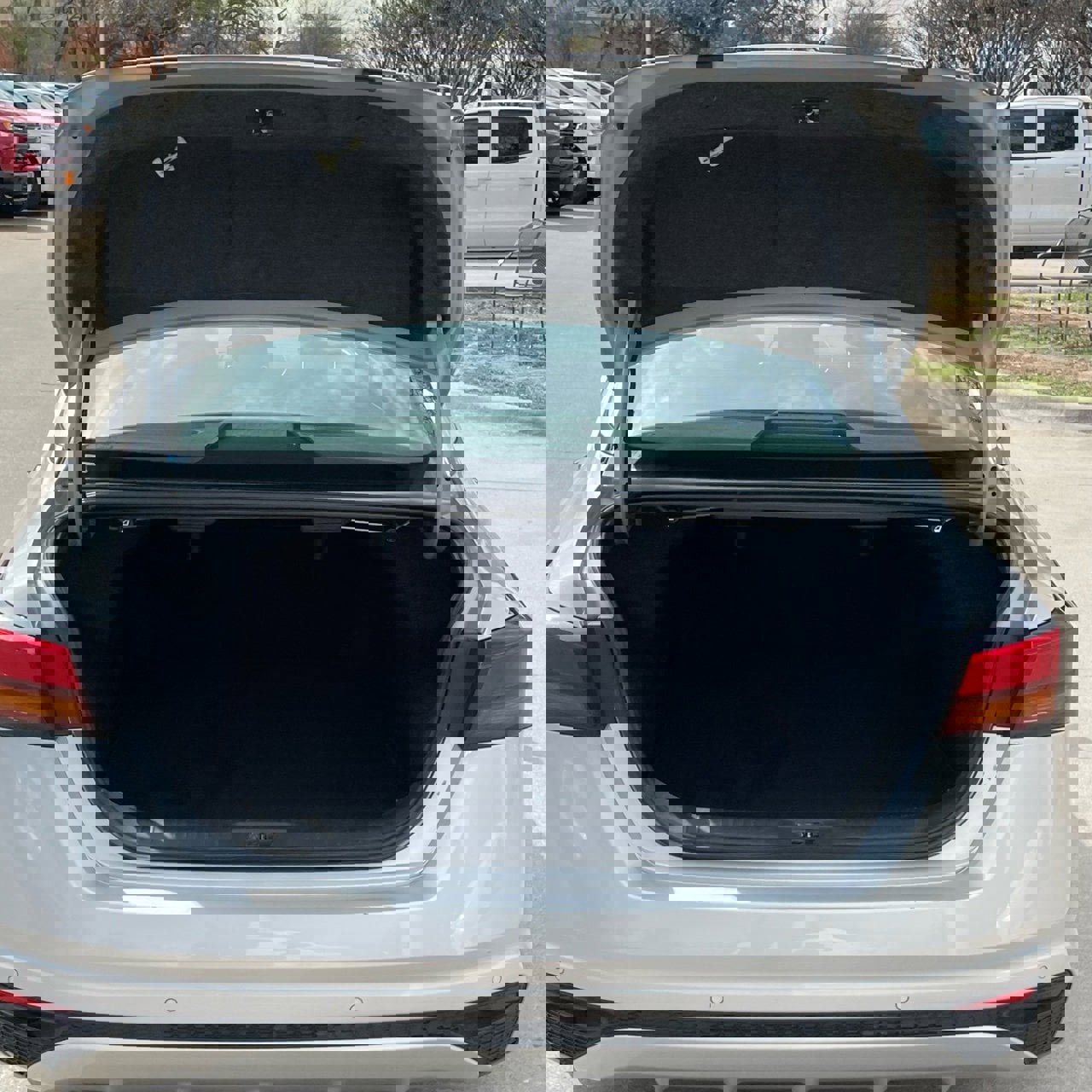 Used 2024 Nissan Altima 2.5 SV image 25