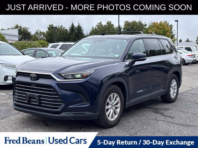 Used 2024 Toyota Grand Highlander AWD image 3