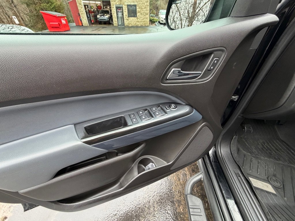 Used 2016 Chevrolet Colorado Z71 w/ Z71 Midnight Edition image 20