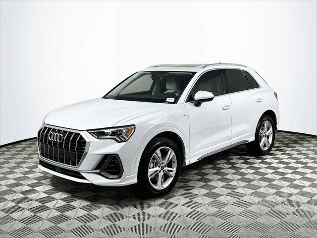 Certified 2023 Audi Q3 2.0T Premium w/ Convenience Package AWD/4WD image 3