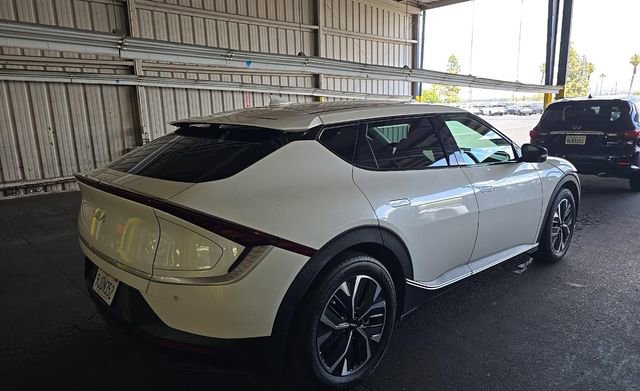 Used 2023 Kia EV6 Light RWD image 3