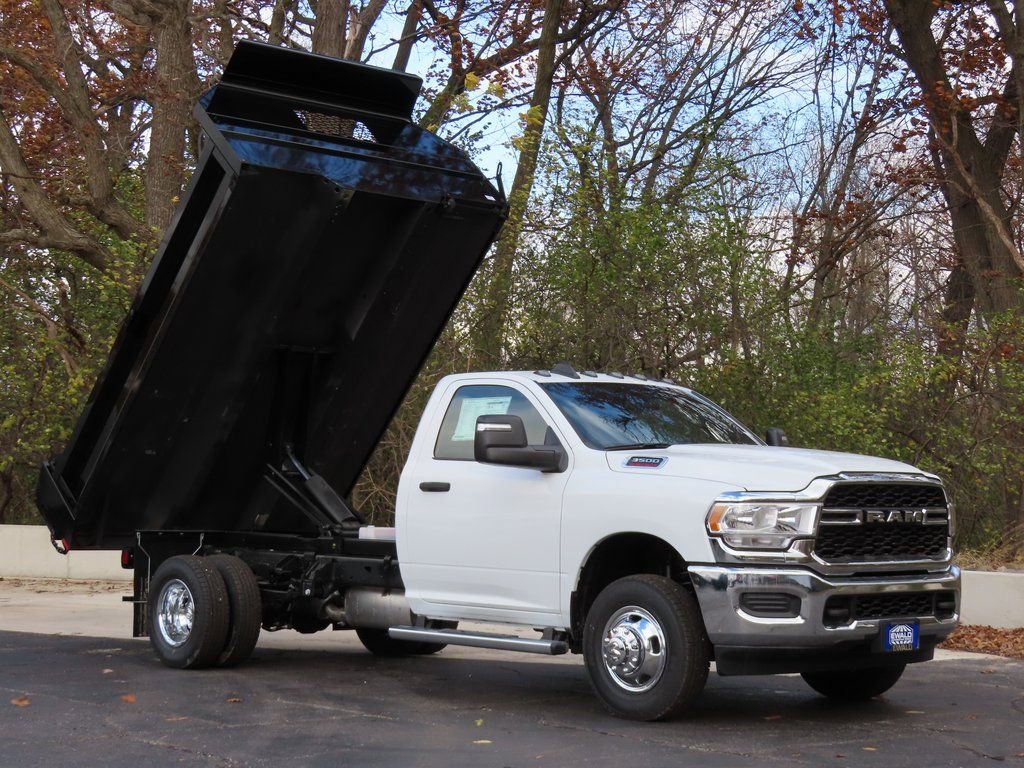 New 2024 RAM 3500 Tradesman AWD/4WD image 2