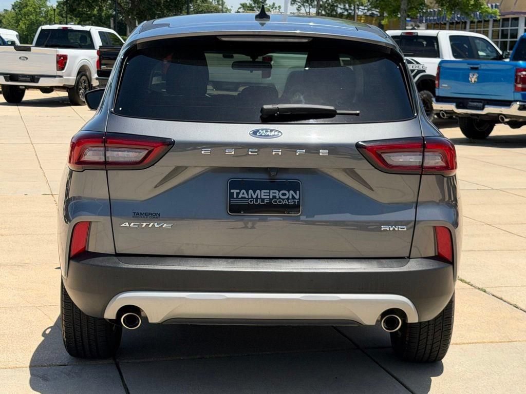 Used 2024 Ford Escape Active AWD/4WD image 3