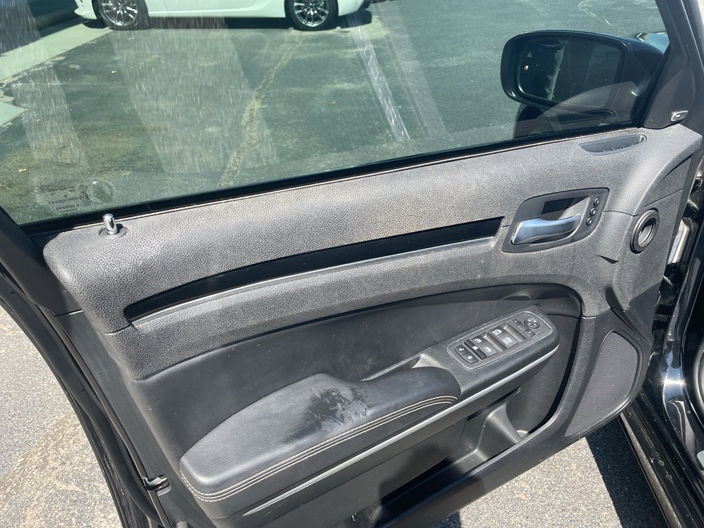 Used 2023 Chrysler 300 S w/ Comfort Group image 8