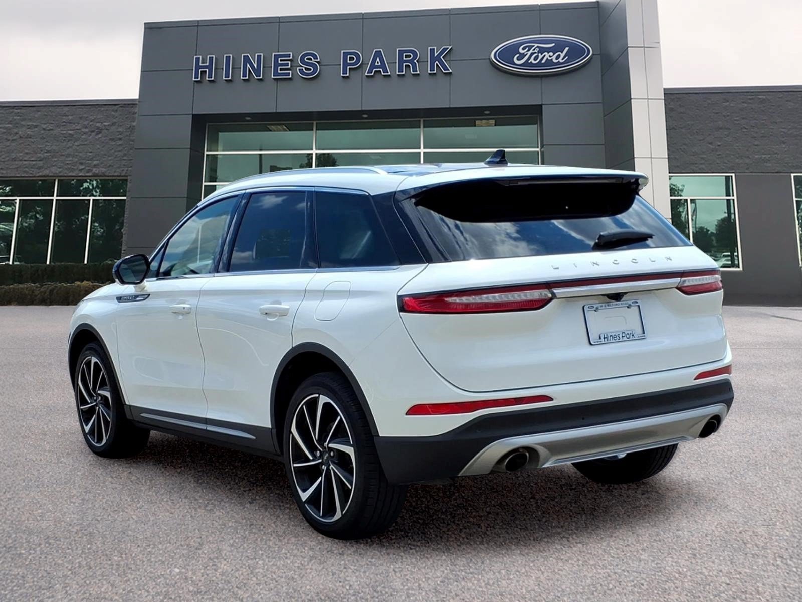 Used 2023 Lincoln Corsair Reserve w/ Equipment Group 201A AWD/4WD image 5
