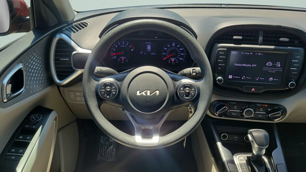 Used 2022 Kia Soul LX w/ Technology Package FWD image 12