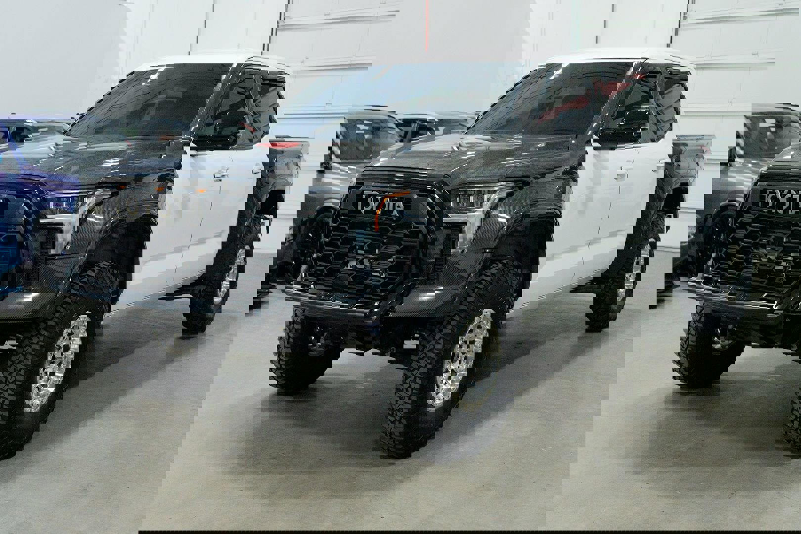 Used 2024 Toyota Tundra Limited image 3