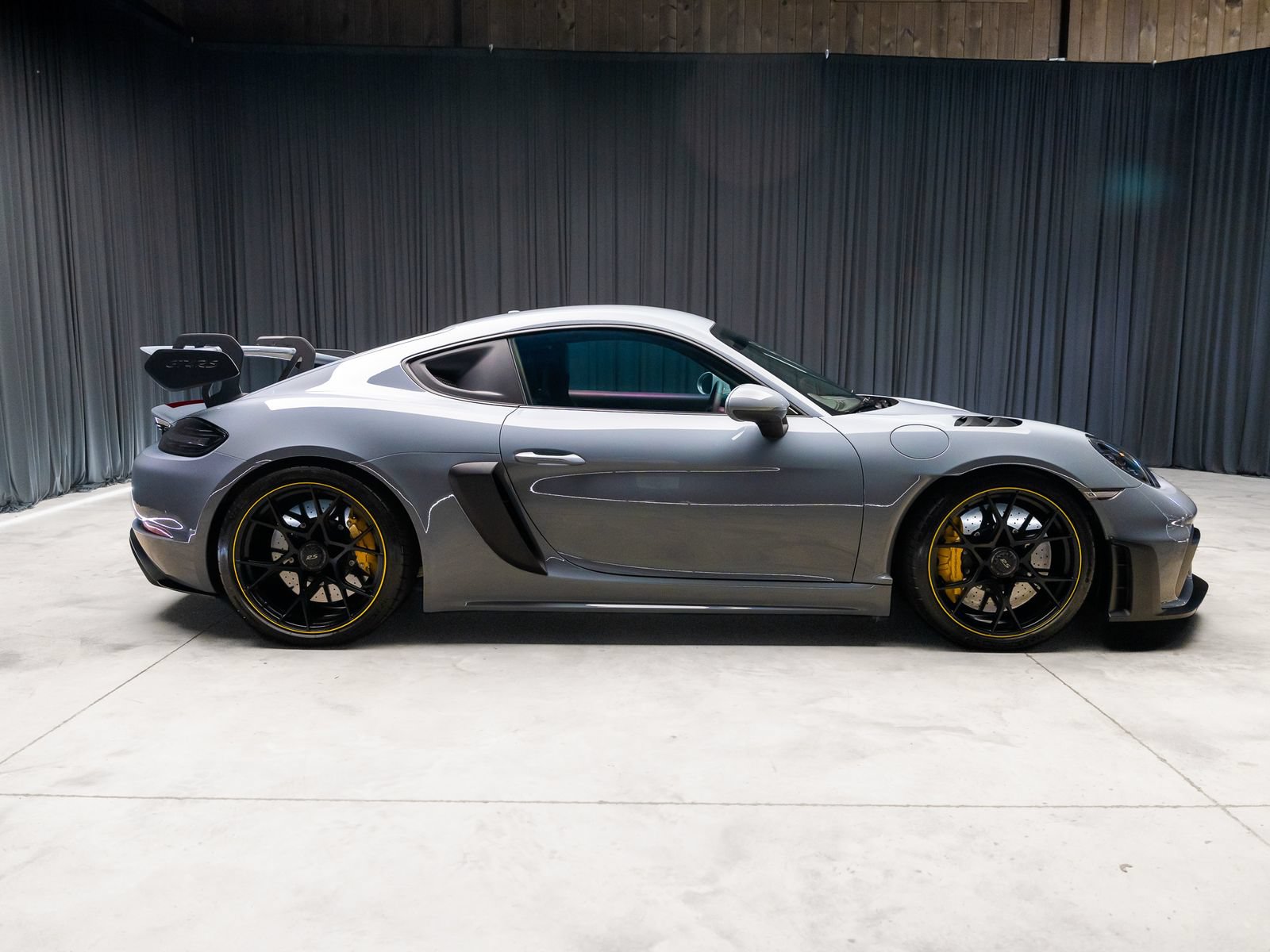 Used 2024 Porsche 718 Cayman GT4 RS w/ Accent Package Logos RWD image 13