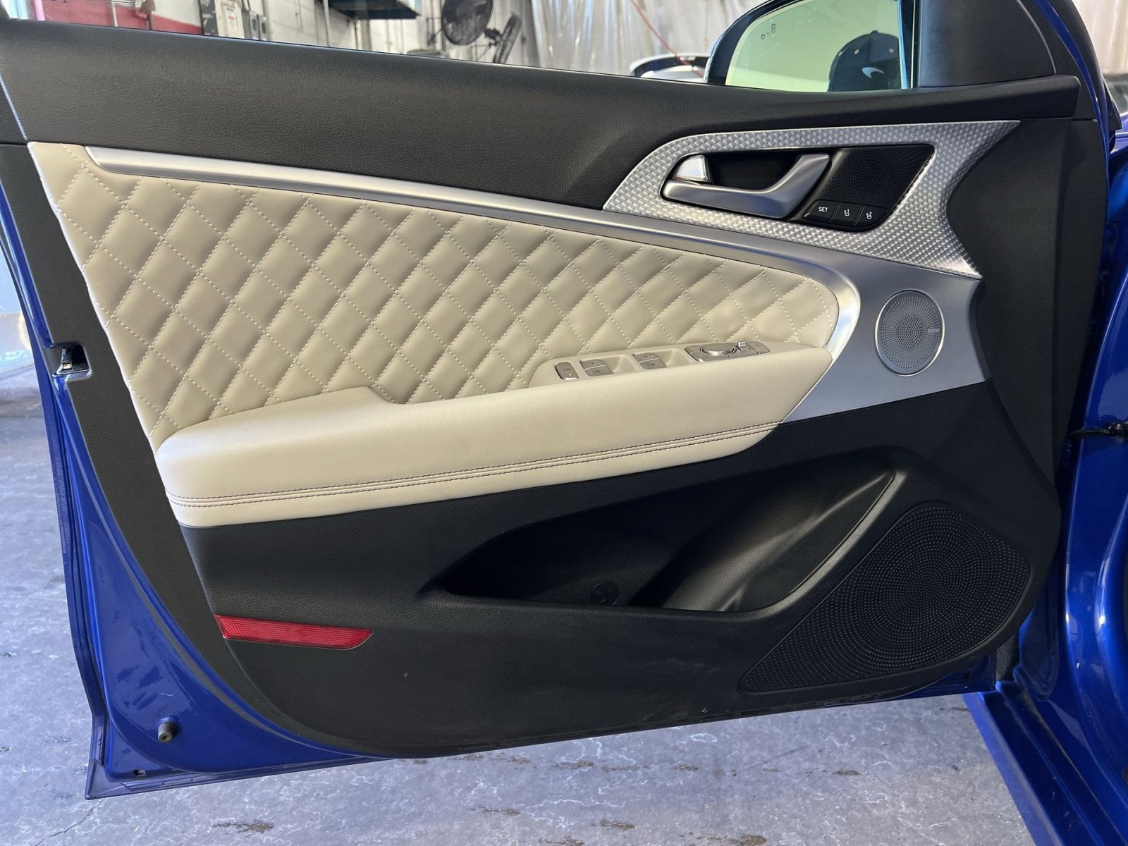 Used 2023 Genesis G70 3.3T w/ Sport Prestige Package image 12