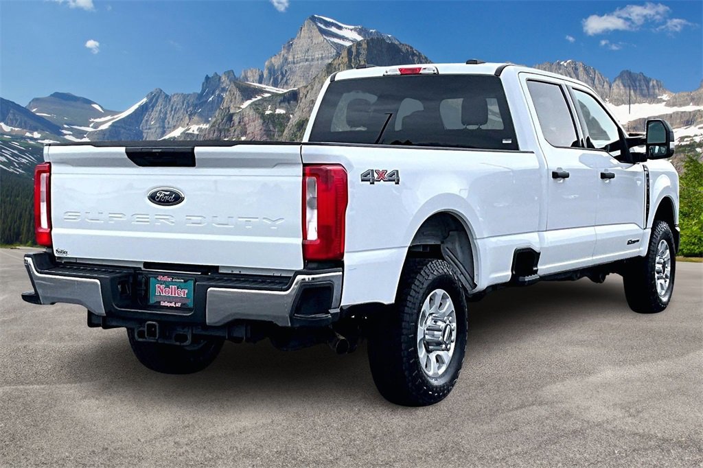 Used 2024 Ford F350 XLT image 2