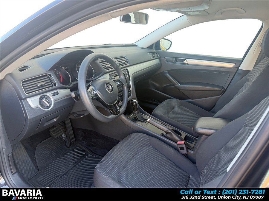 Used 2018 Volkswagen Passat 2.0T S FWD image 10
