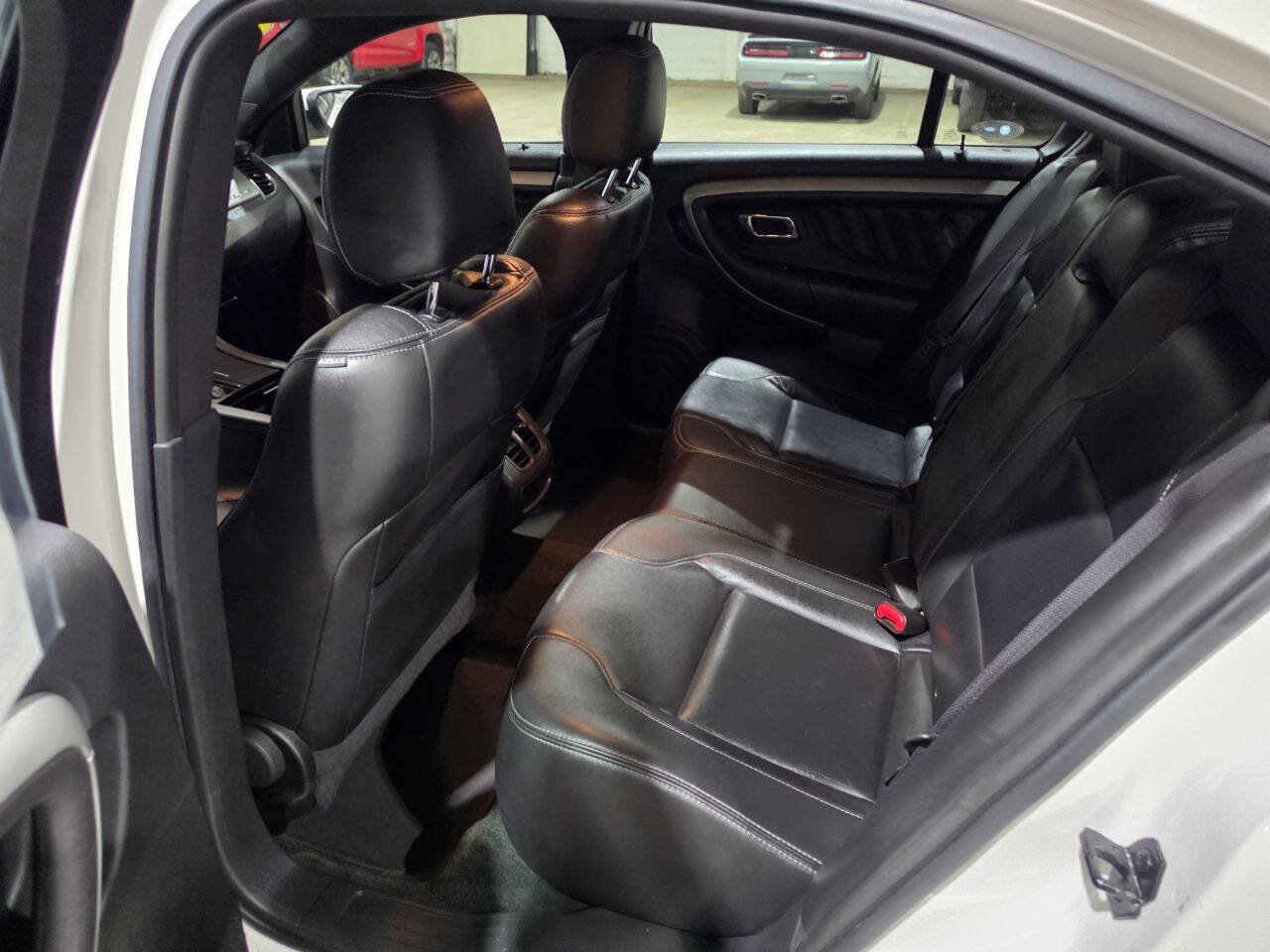 Used 2016 Ford Taurus SEL FWD image 27