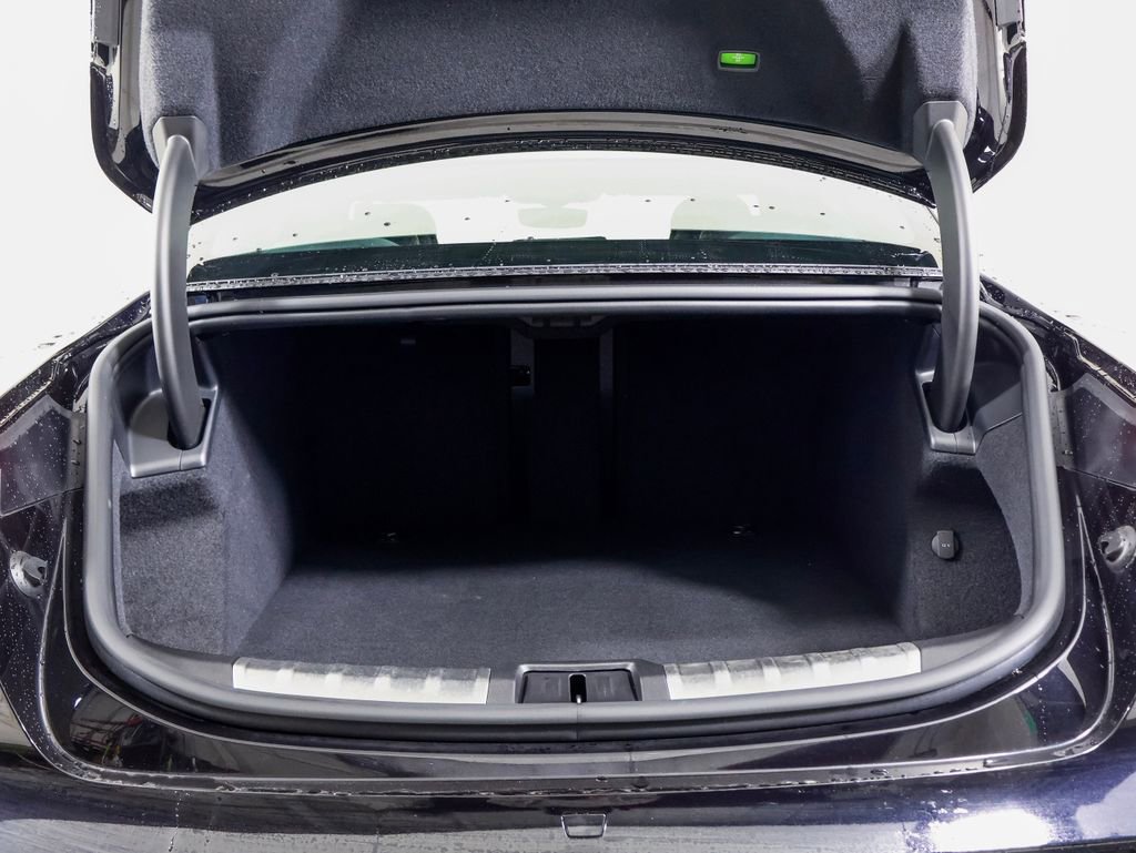 Certified 2025 Porsche Taycan w/ Premium Package image 4