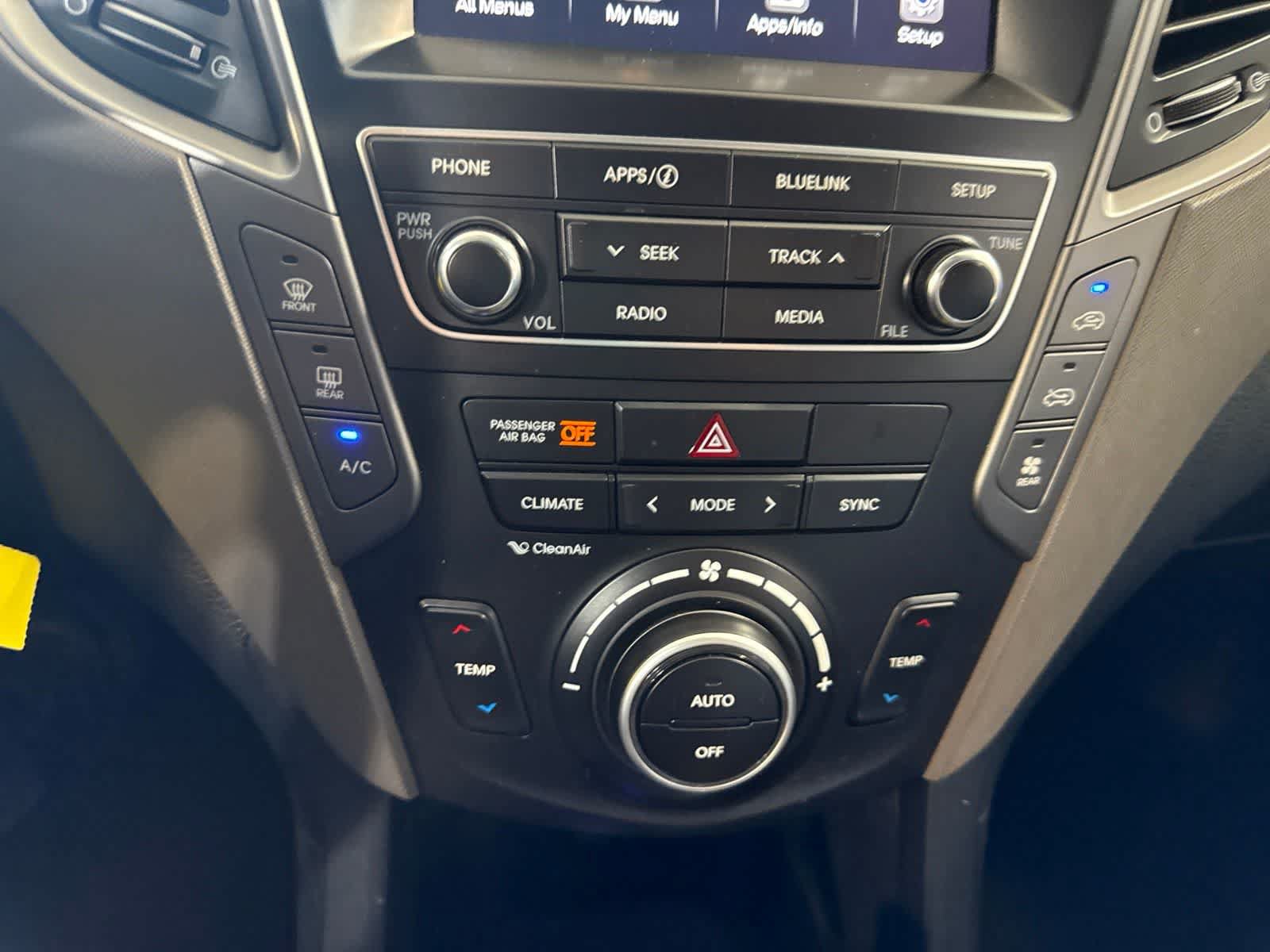 Used 2017 Hyundai Santa Fe SE FWD image 27