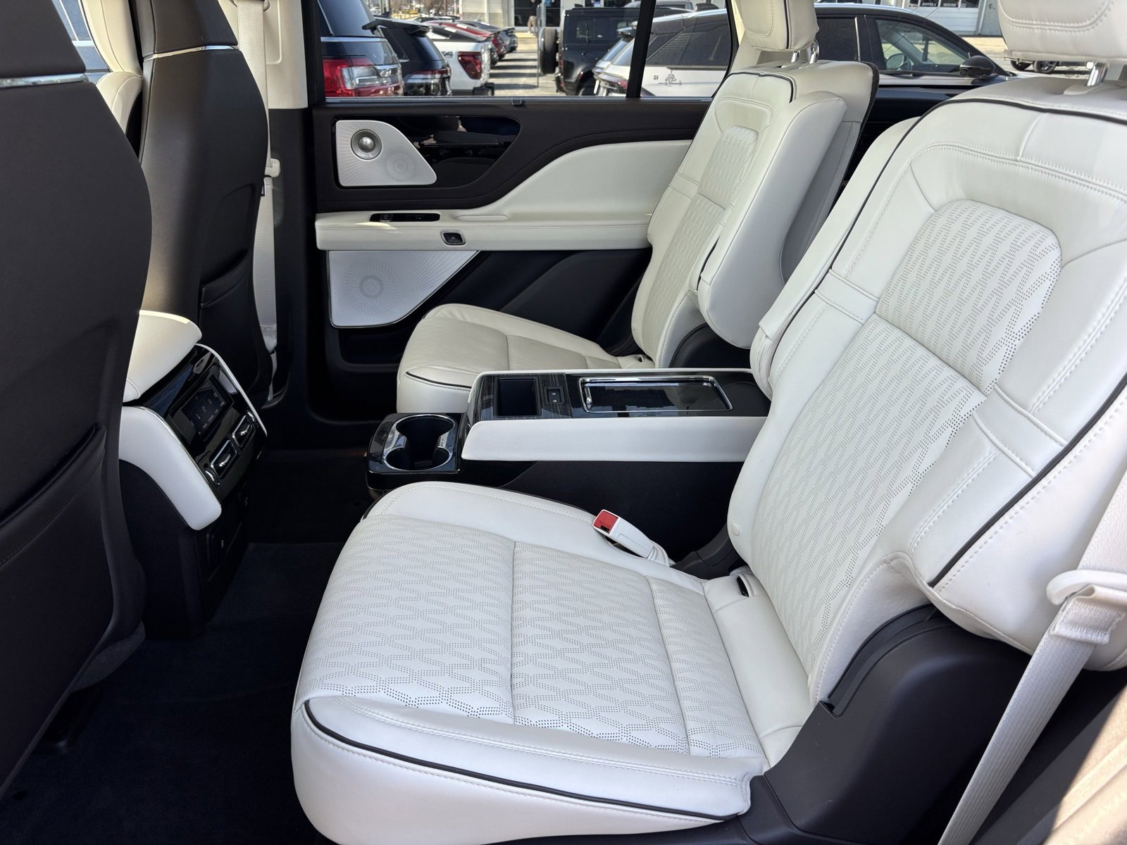 Used 2023 Lincoln Aviator Black Label w/ Jet Package image 18