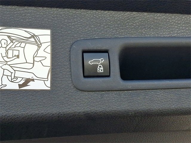 Used 2024 Toyota Sienna XLE image 32