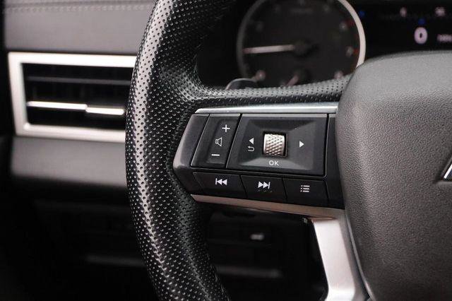 Used 2024 Mitsubishi Outlander SE Black Edition FWD image 13