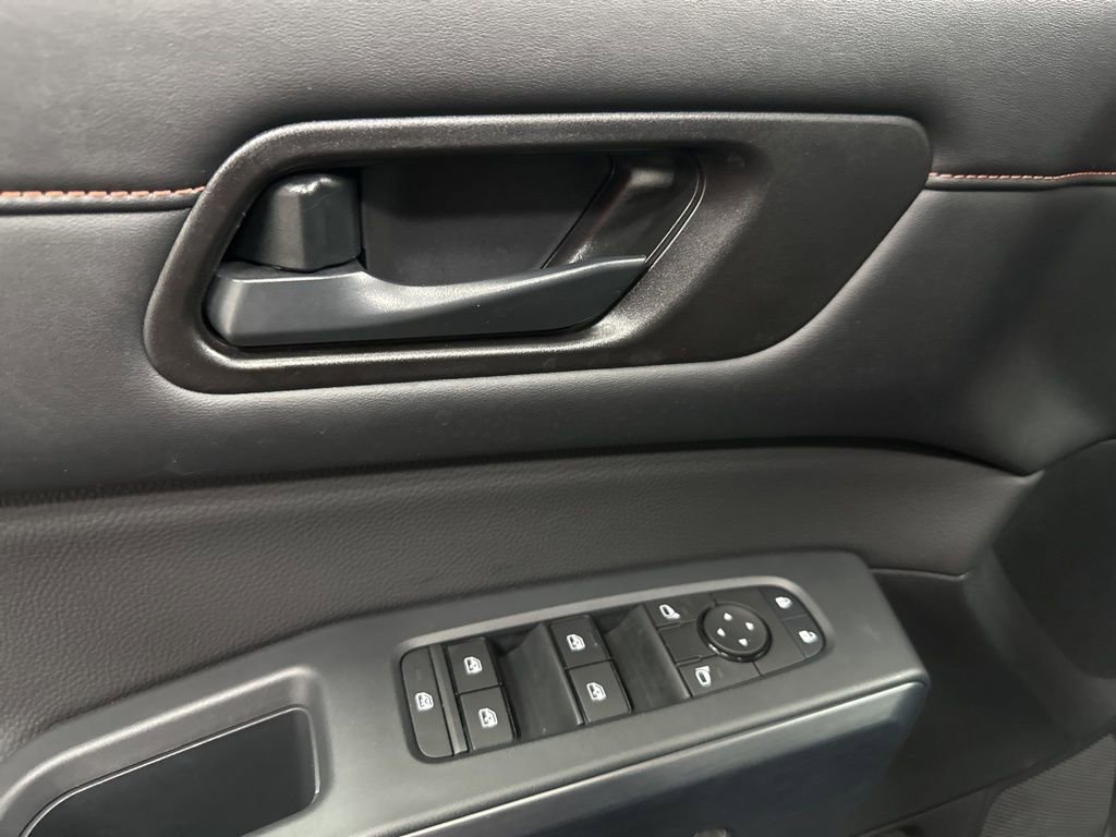 Used 2025 Nissan Pathfinder Rock Creek image 17