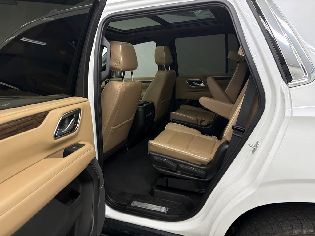 Used 2021 Chevrolet Tahoe Premier w/ Premium Package image 22