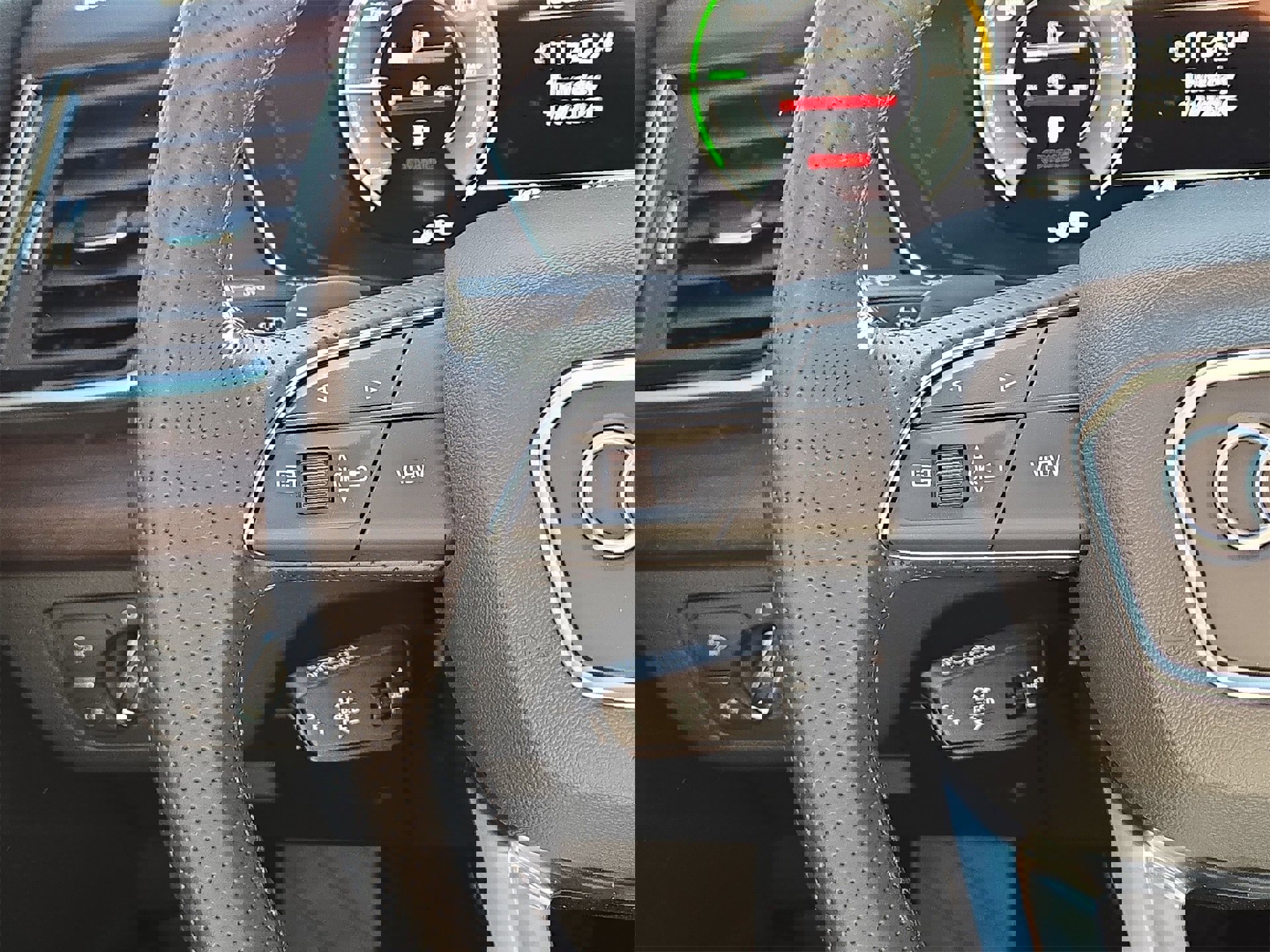 Used 2025 Audi Q5 e Premium Plus w/ Premium Plus Package image 21