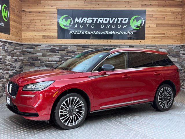 Used 2021 Lincoln Corsair AWD image 3