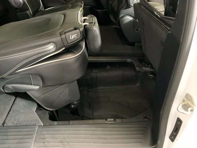 Used 2026 Chrysler Pacifica Limited FWD image 32