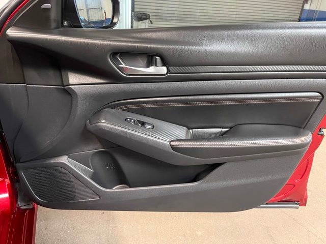 Used 2019 Nissan Altima 2.5 SR w/ SR Premium Package FWD image 11