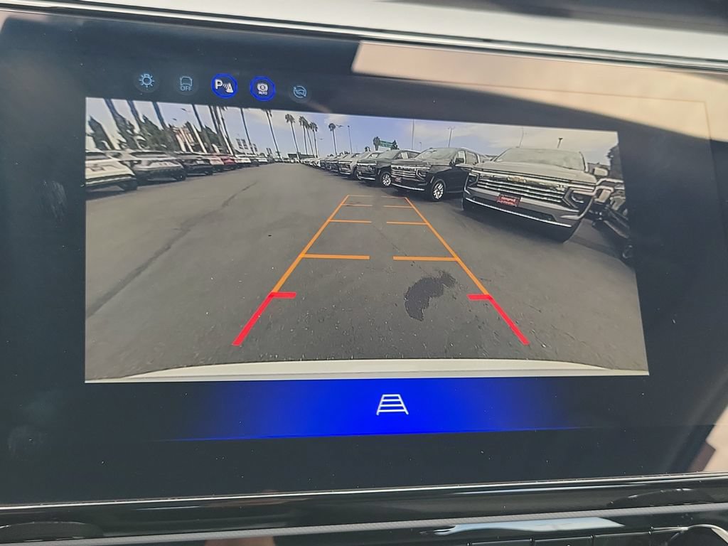 Used 2027 Chevrolet Bolt LT w/ Comfort Package FWD image 10