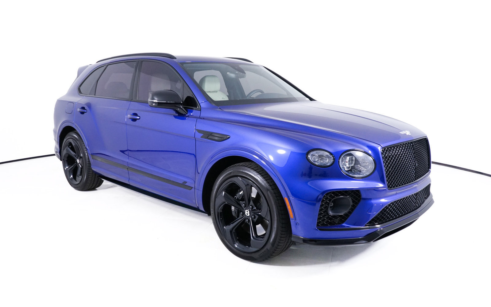 Used 2022 Bentley Bentayga AWD/4WD image 9