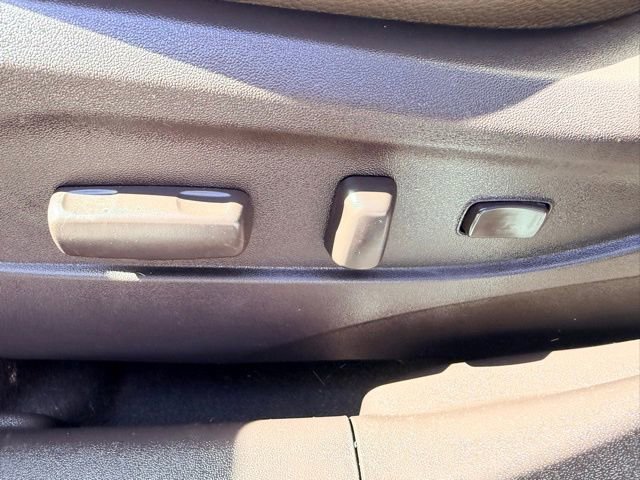 Used 2011 Hyundai Tucson Limited image 18